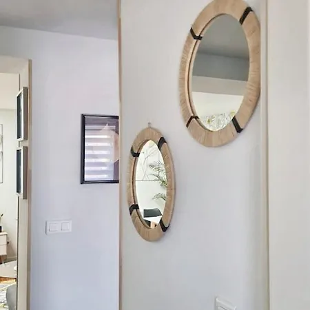 Confortable A 60 M² Parking Prive Apartment